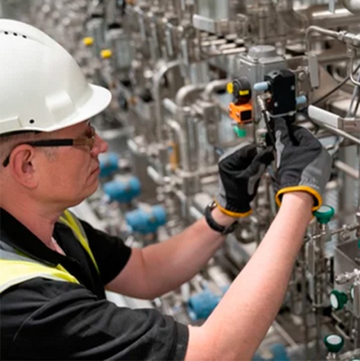 Differences between manual and automatic control valves